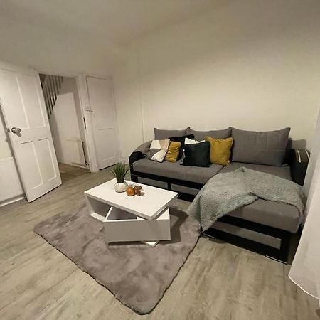 Spacious 2 Bedroom On Tower Bridge London Eksteriør billede