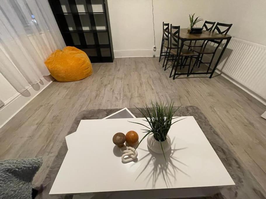 Spacious 2 Bedroom On Tower Bridge London Eksteriør billede