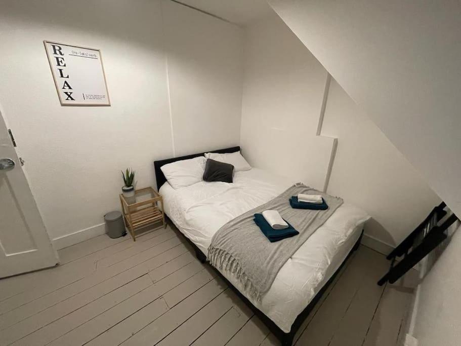 Spacious 2 Bedroom On Tower Bridge London Eksteriør billede