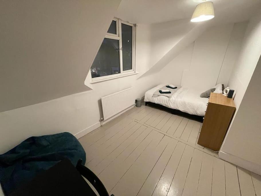Spacious 2 Bedroom On Tower Bridge London Eksteriør billede